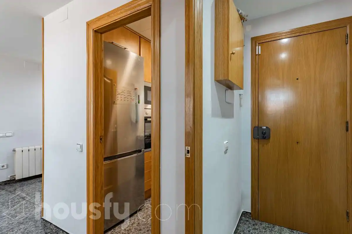 Flat for sale in Sabadell  with Air Conditioner, Heating and Furnished