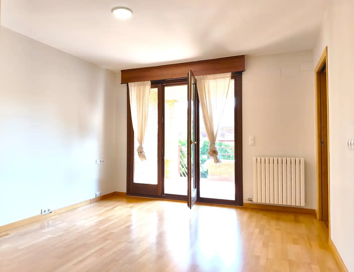 Habitación de Casa o chalet en venta en Zaragoza con Aire acondicionado, Jardín privado y Parquet