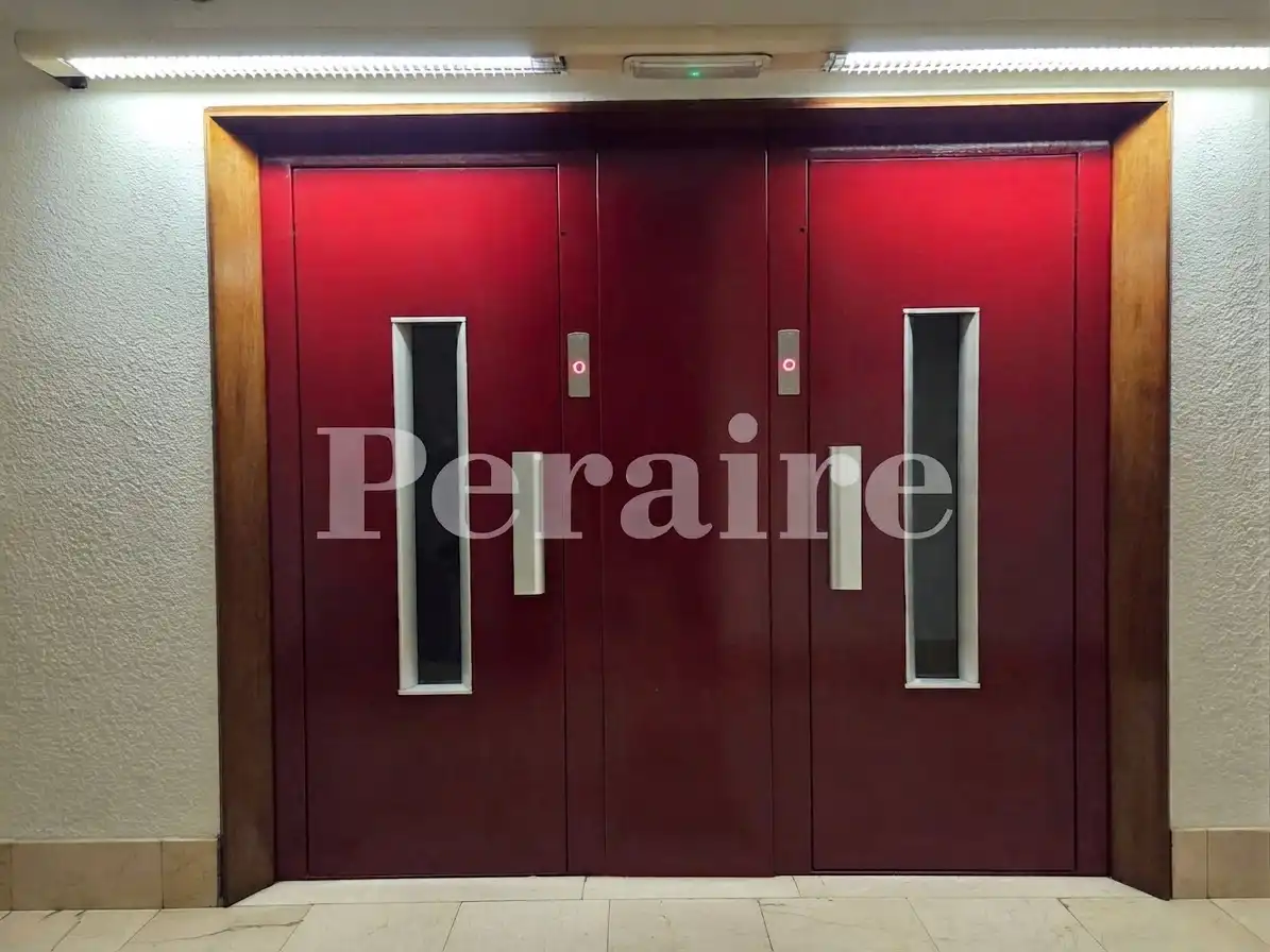 Piso de alquiler en TRAVESSERA DE DALT, 56, La Salut