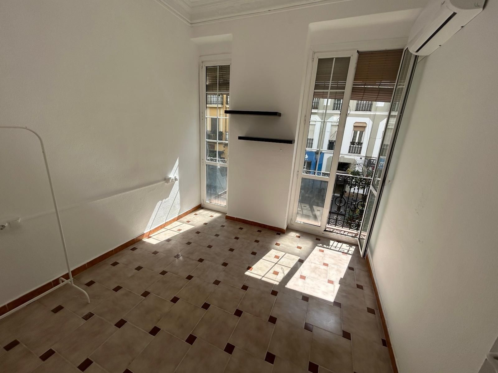 Bedroom of Flat to rent in  Valencia Capital  with Air Conditioner, Heating and Balcony