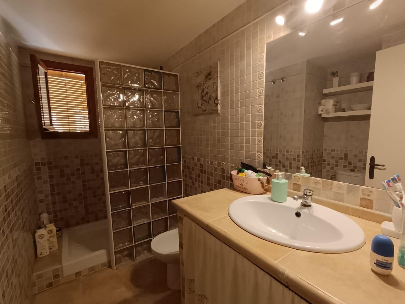 Bathroom of Flat for sale in Puerto Real  with Air Conditioner and Storage room