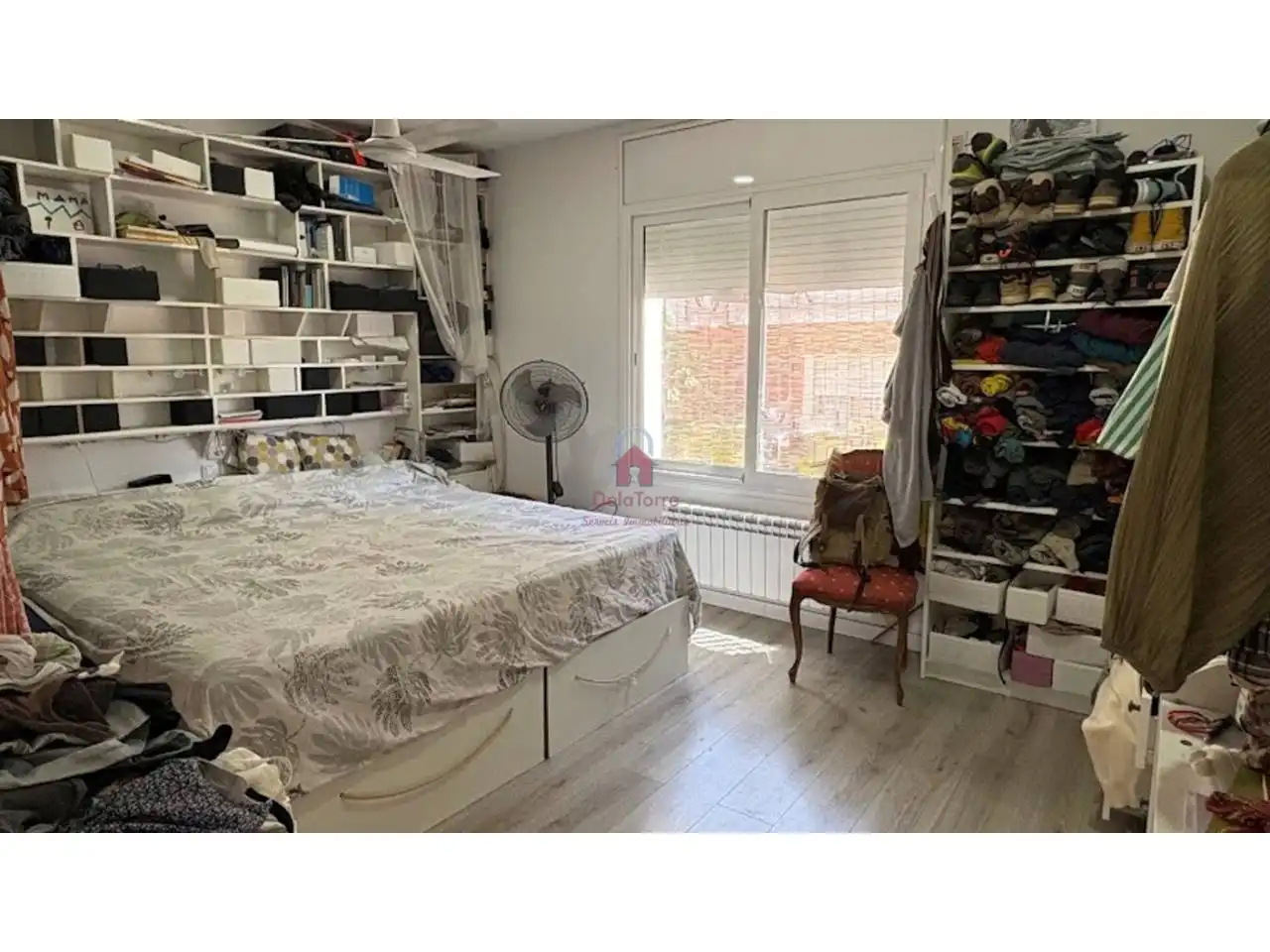Habitación de Casa adosada en venta en Terrassa con Calefacción y Terraza
