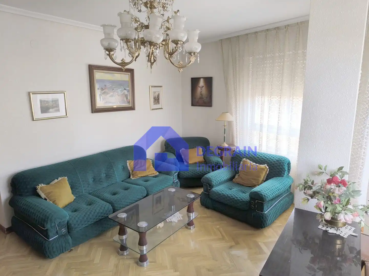 Sala d'estar de Pis en venda en Santa María del Páramo amb Calefacció, Traster i Balcó