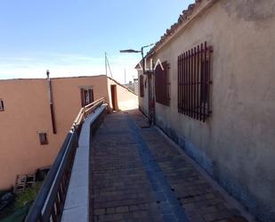 Vista exterior de Casa adosada en venda en Cuenca Capital amb Terrassa