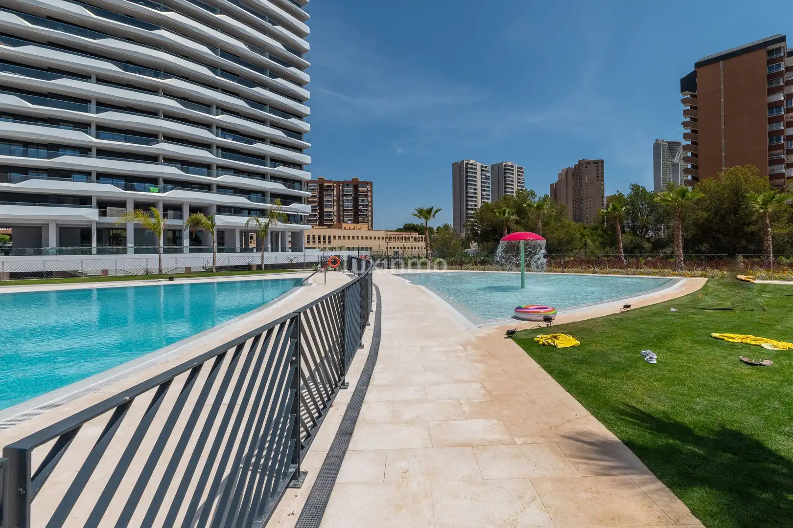 Swimming pool of Flat for sale in Benidorm  with Air Conditioner, Heating and Private garden