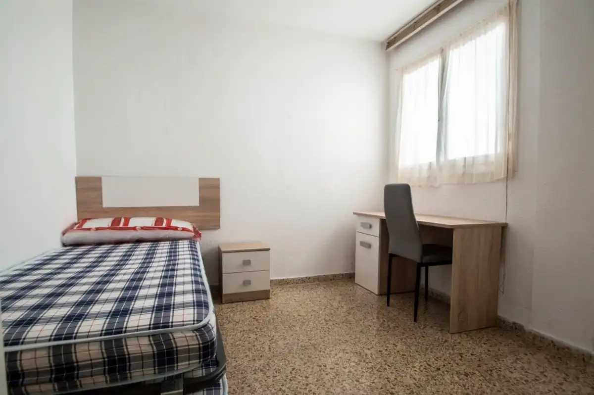 Flat for rent in Ciudad Jardín - Tagarete - El Zapillo