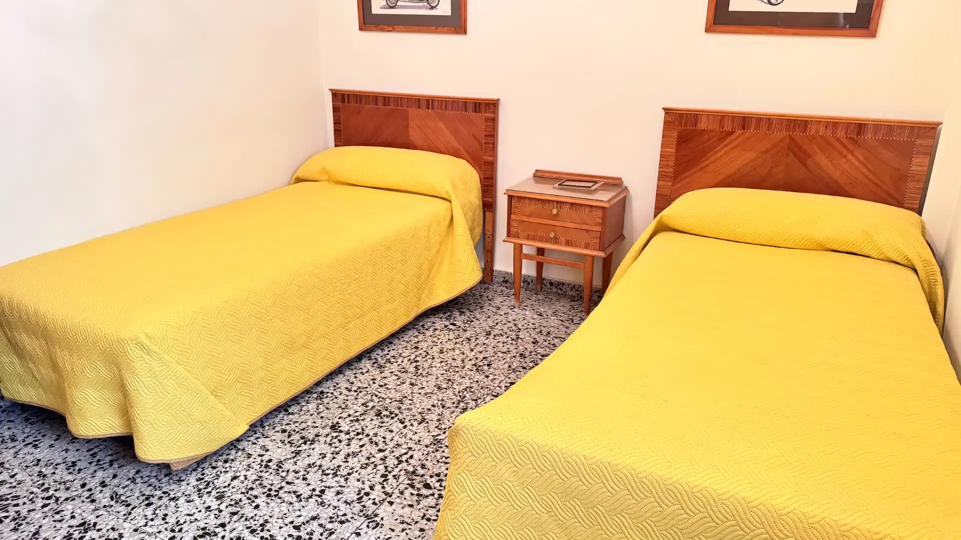 Bedroom of Flat for sale in Valencia