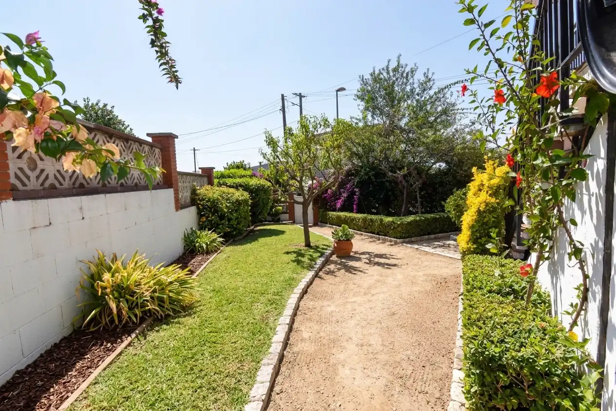 Jardín de Casa o chalet en venta en Pineda de Mar con Calefacción, Terraza y Trastero