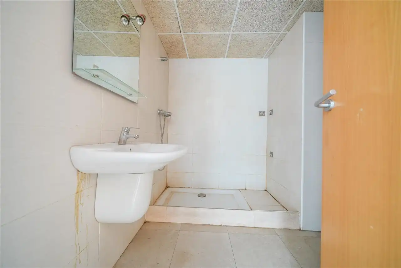 Baño de Piso en venta en Celrà con Balcón