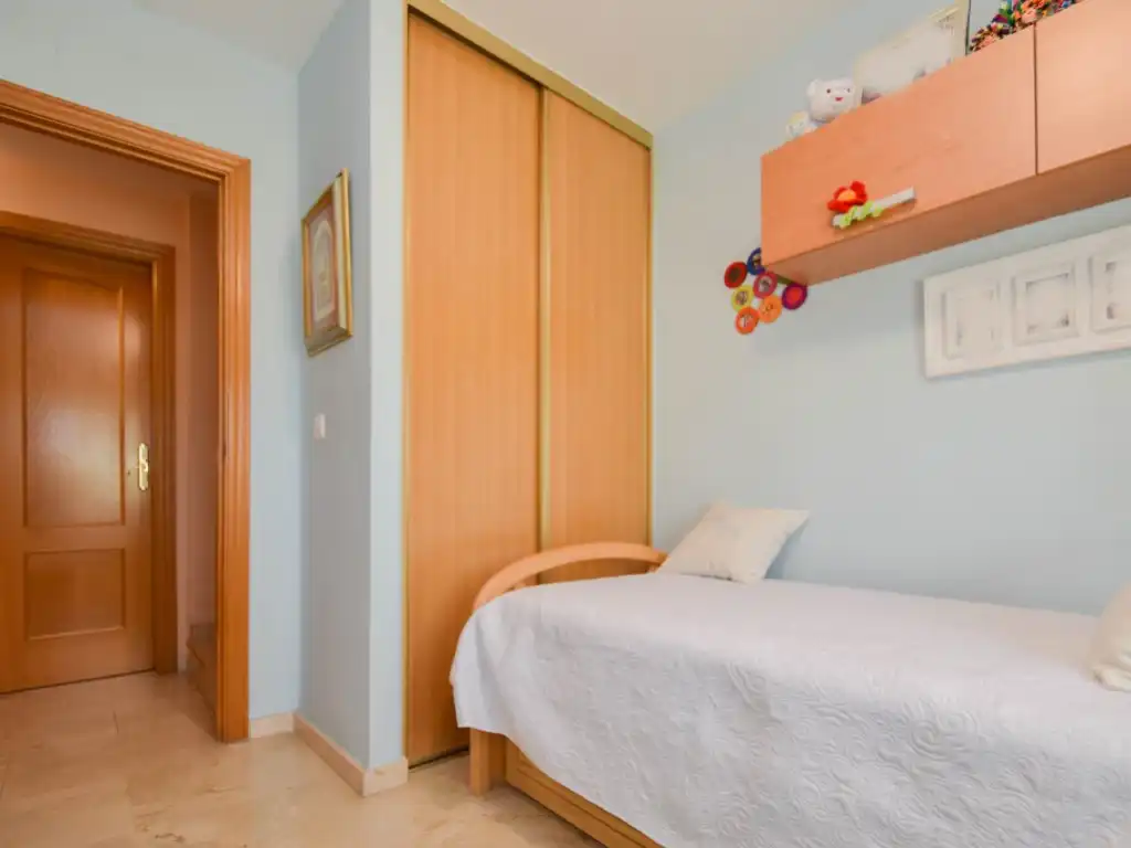 Habitación de Dúplex en venta en Granada con Piscina