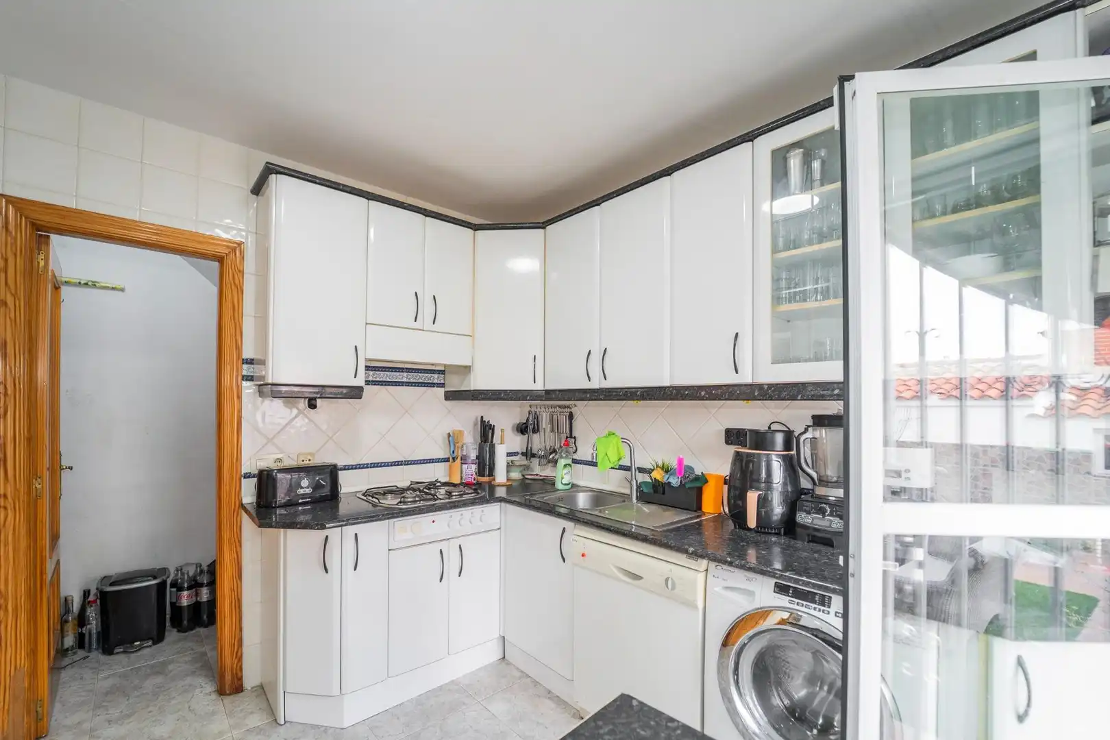 Cocina de Casa adosada en venta en Cedillo del Condado con Calefacción, Jardín privado y Terraza