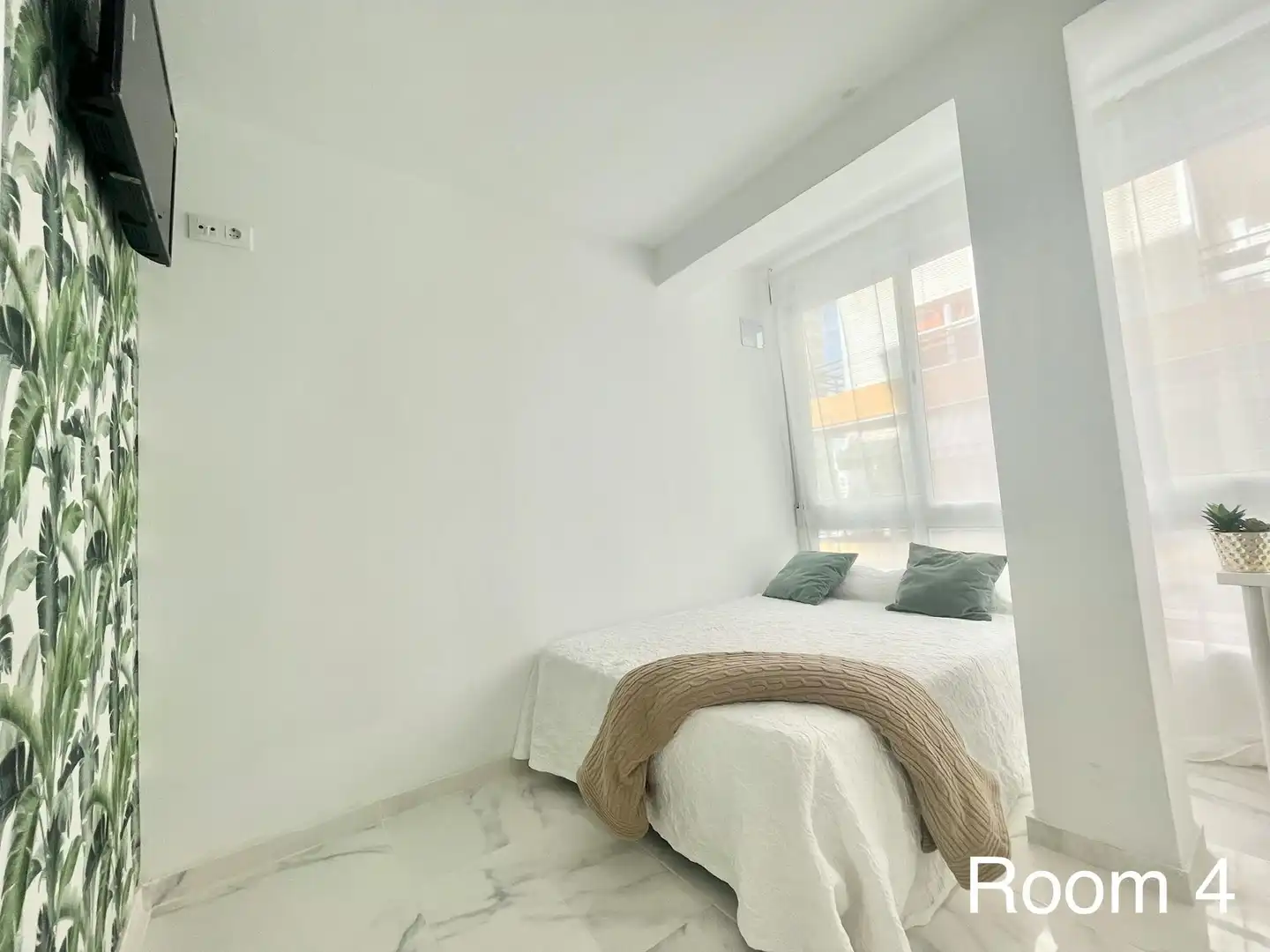 Bedroom of Flat for share in Sevilla  with Furnished, Washing machine and TV