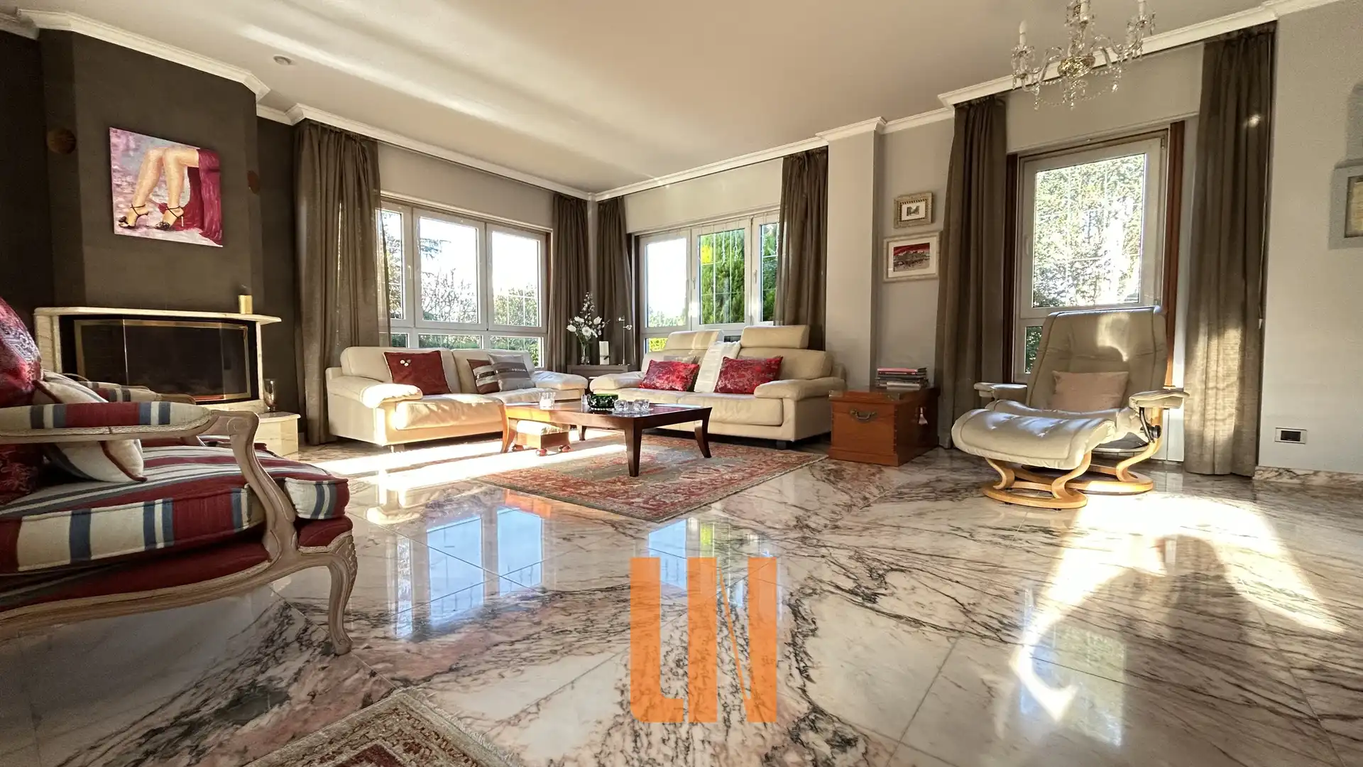 Sala d'estar de Casa o xalet en venda en Oleiros amb Calefacció, Jardí privat i Parquet