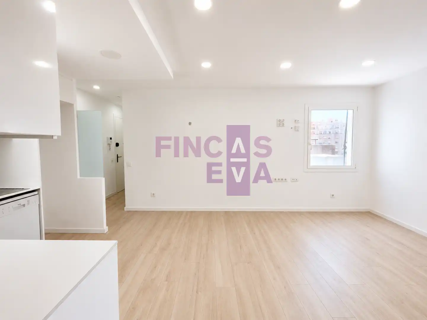 Flat for sale in Barcelona  with Parquet flooring