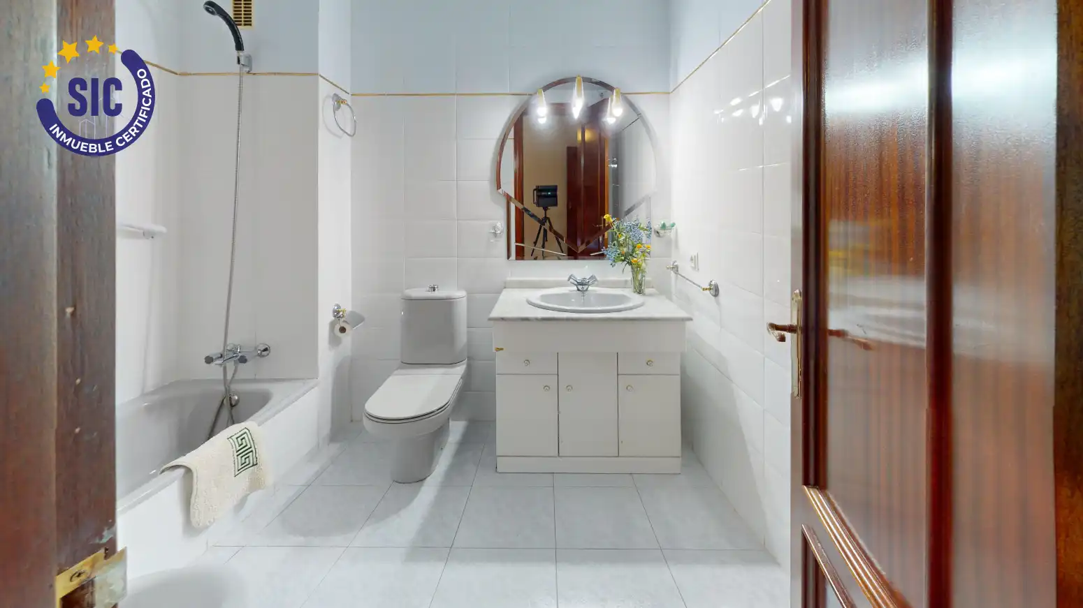 Baño de Piso en venta en Valencia con Calefacción y Amueblado