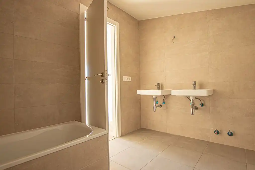 Baño de Ático en venta en Fuengirola con Calefacción y Terraza