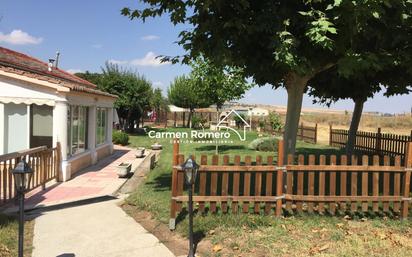 Jardí de Casa o xalet en venda en Babilafuente amb Calefacció, Jardí privat i Terrassa