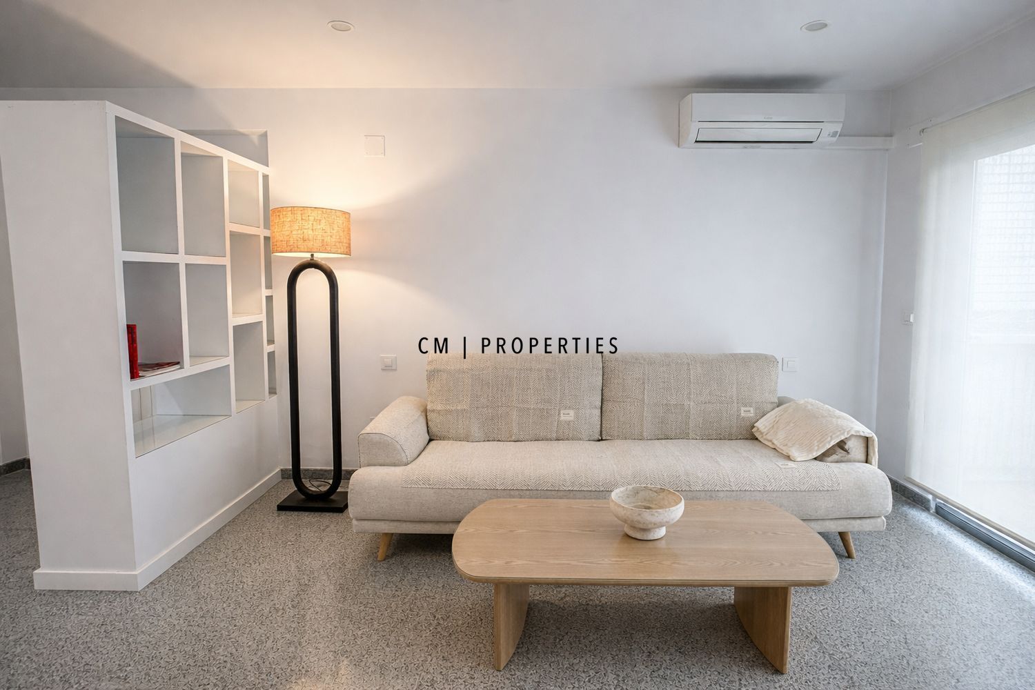 Sala d'estar de Pis de lloguer en  Valencia Capital amb Aire condicionat, Terrassa i Moblat