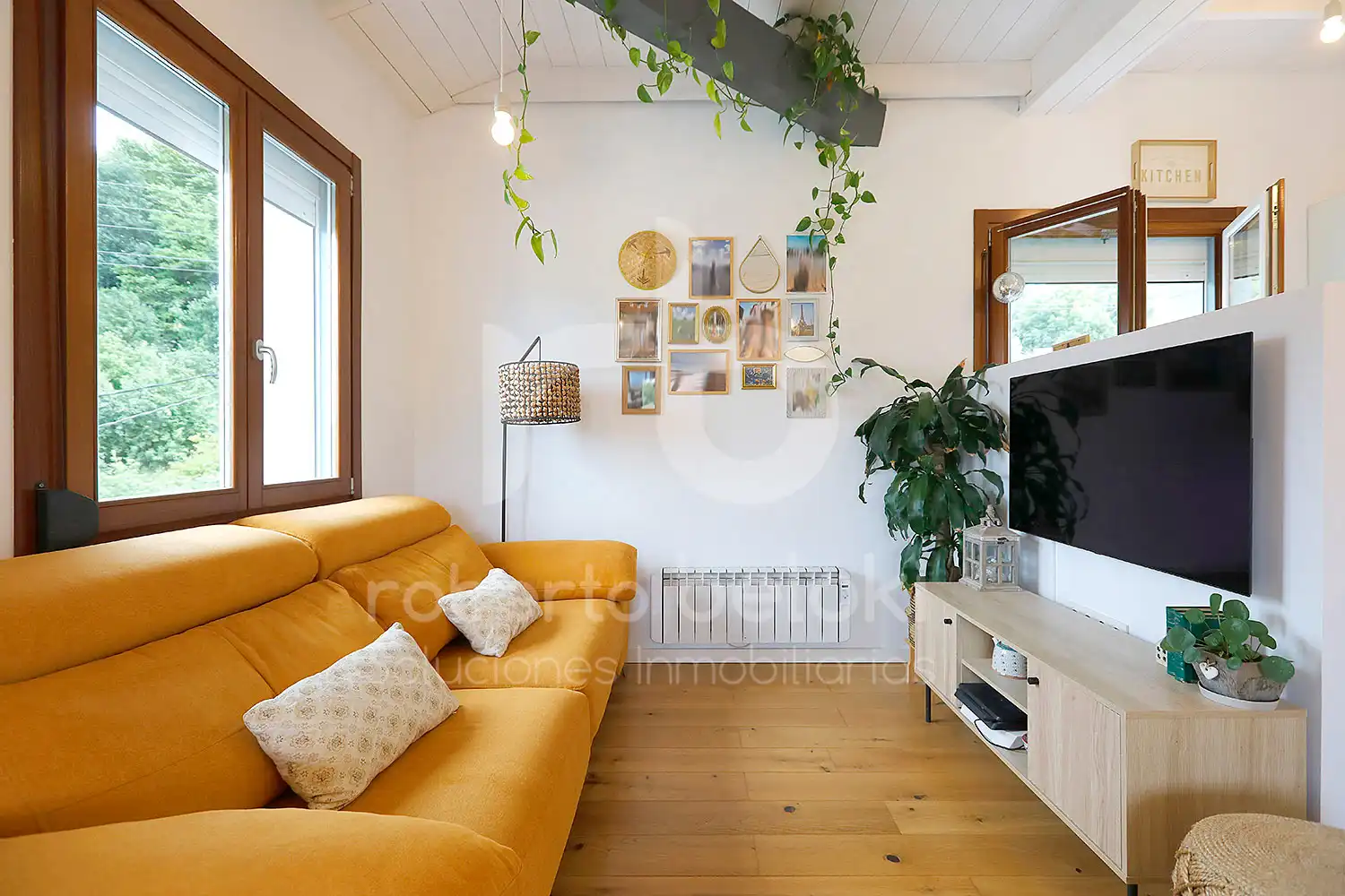 Living room of Flat for sale in Irun   with Heating, Terrace and Balcony