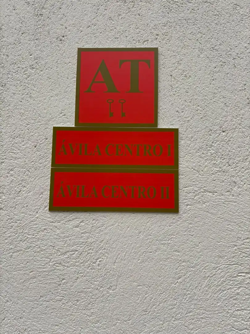 Vista exterior de Edificio en venta en Ávila