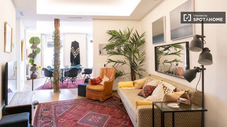 Living room of Flat to rent in  Madrid Capital  with Air Conditioner, Heating and Furnished