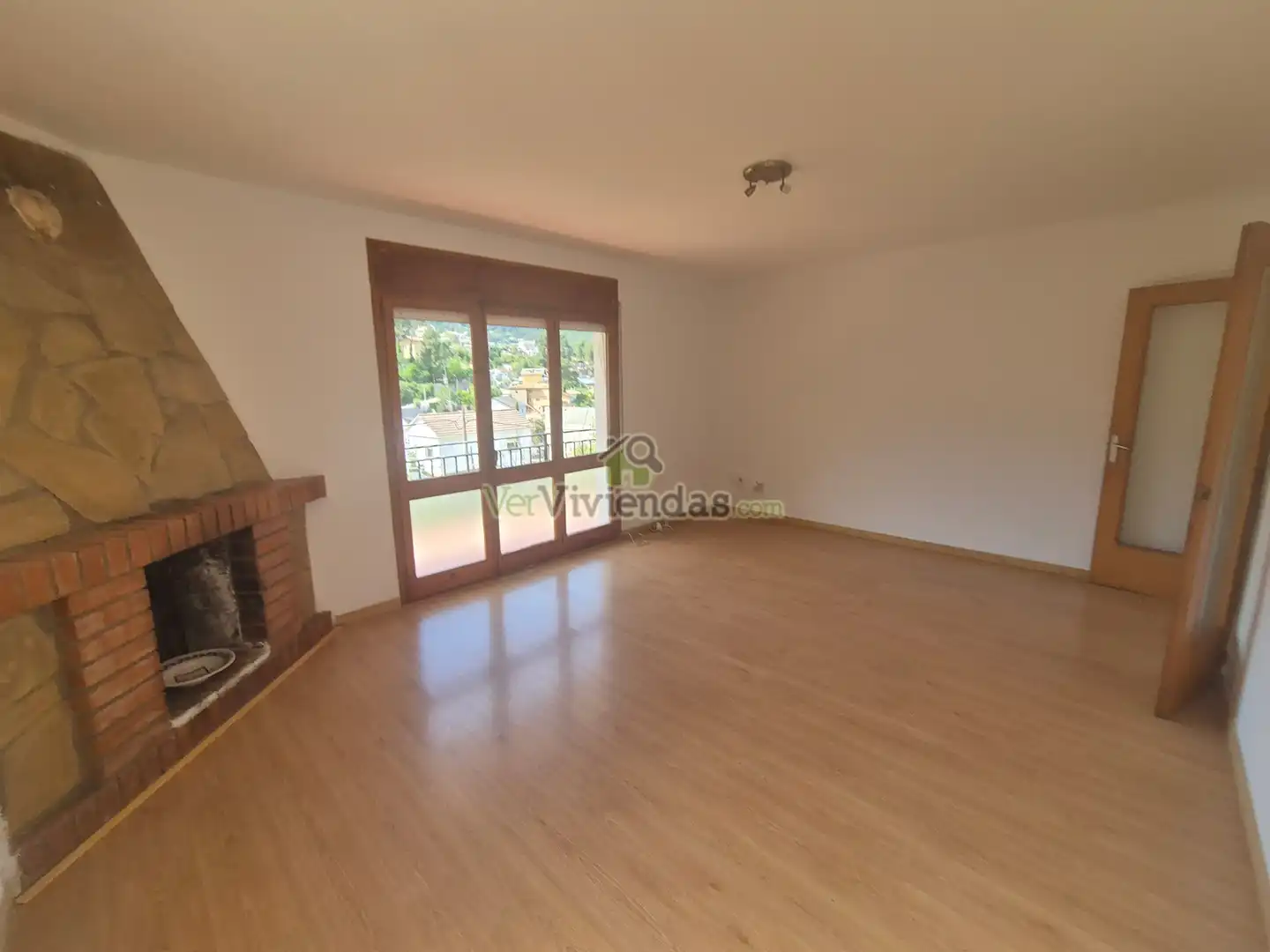 Sala de estar de Casa o chalet en venta en Vallirana con Jardín privado, Parquet y Terraza