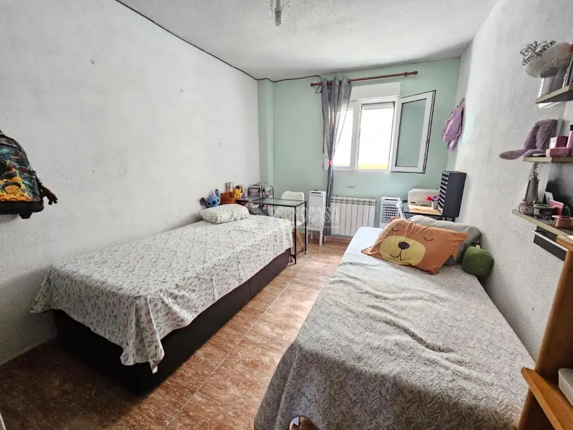 Habitación de Piso en venta en Madrid con Calefacción