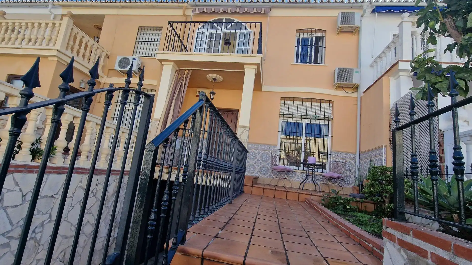 Casa adosada en venta en Calle del Río Darro, Centro