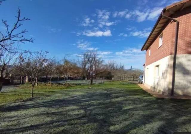 Casa-chalet en Venta en Valle de Losa