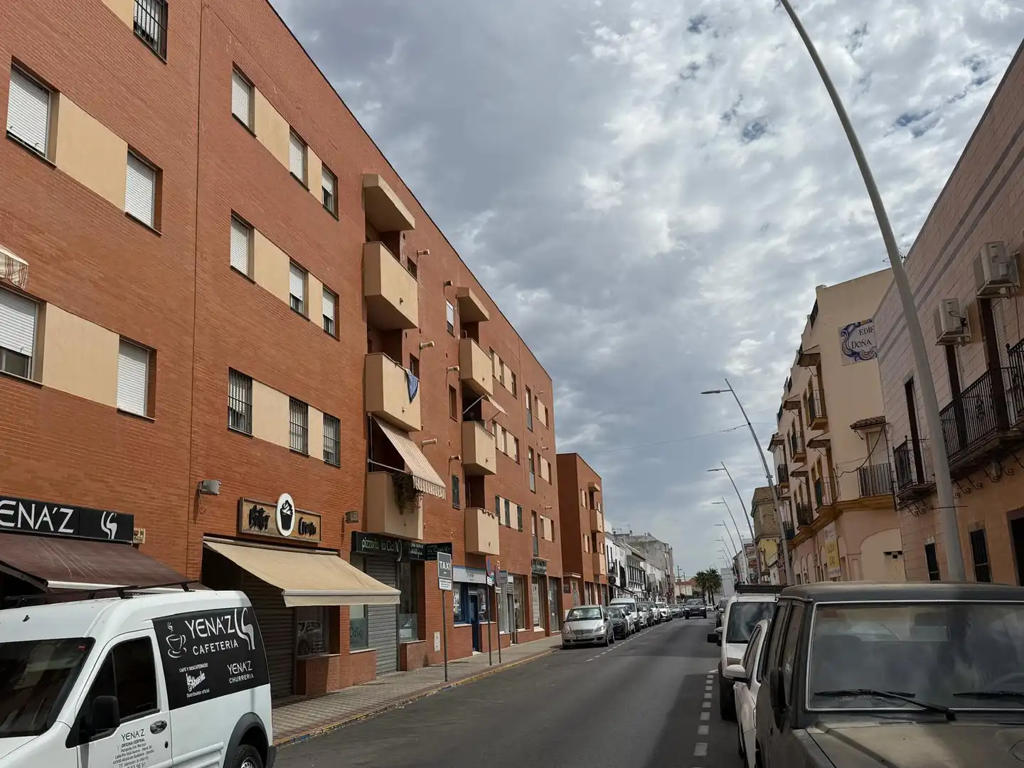 Vista exterior de Pis en venda en Dos Hermanas amb Aire condicionat, Traster i Moblat
