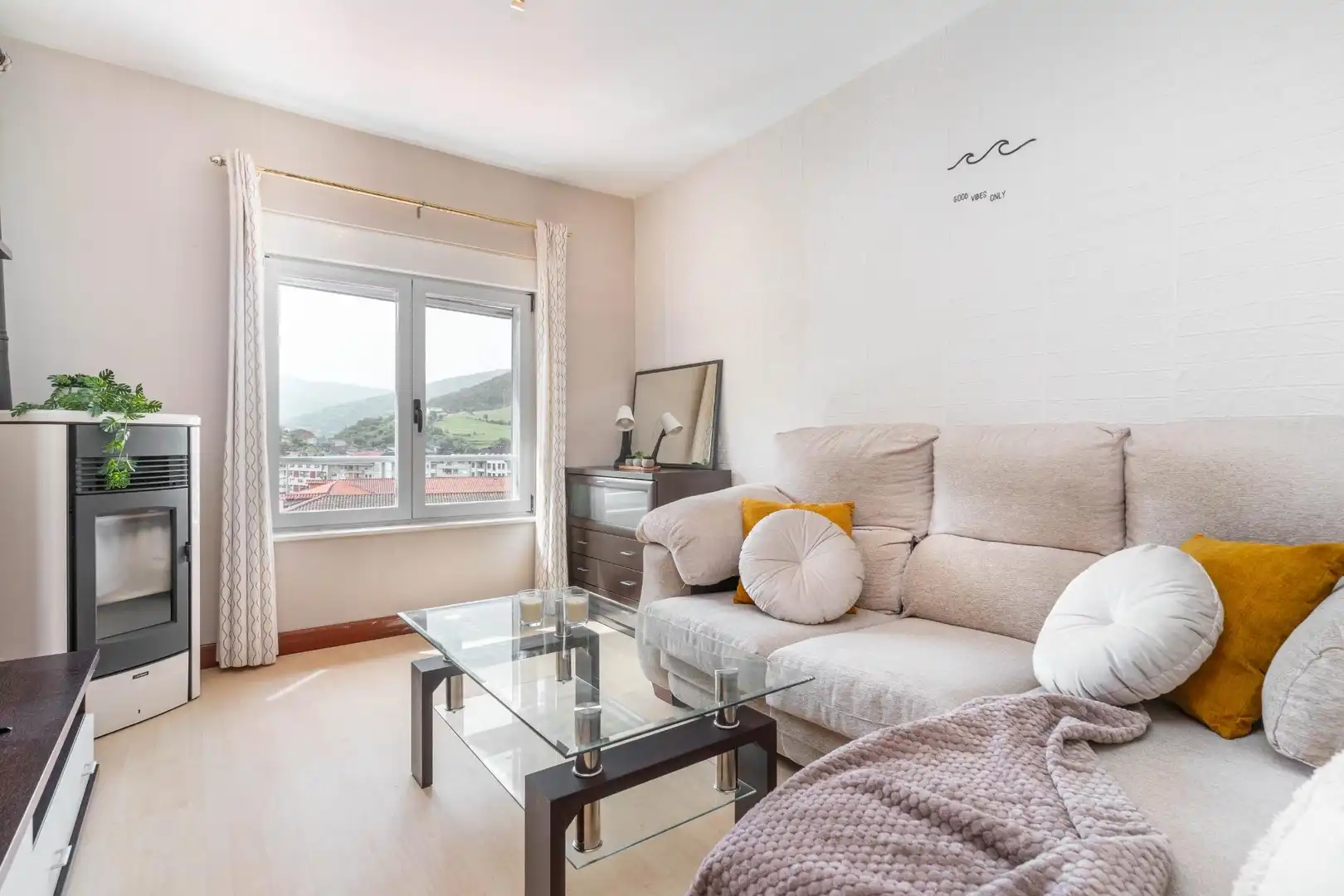 Bedroom of Flat for sale in Cangas del Narcea  with Heating and Furnished