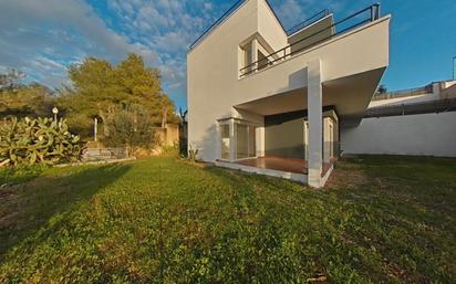 Jardí de Casa o xalet en venda en Roda de Berà amb Jardí privat, Terrassa i Moblat