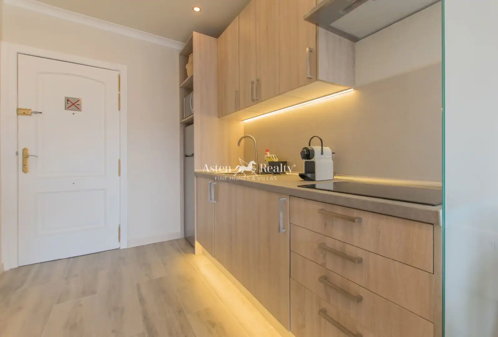 Studio with pool for sale in Adeje 300 16, imagen 9
