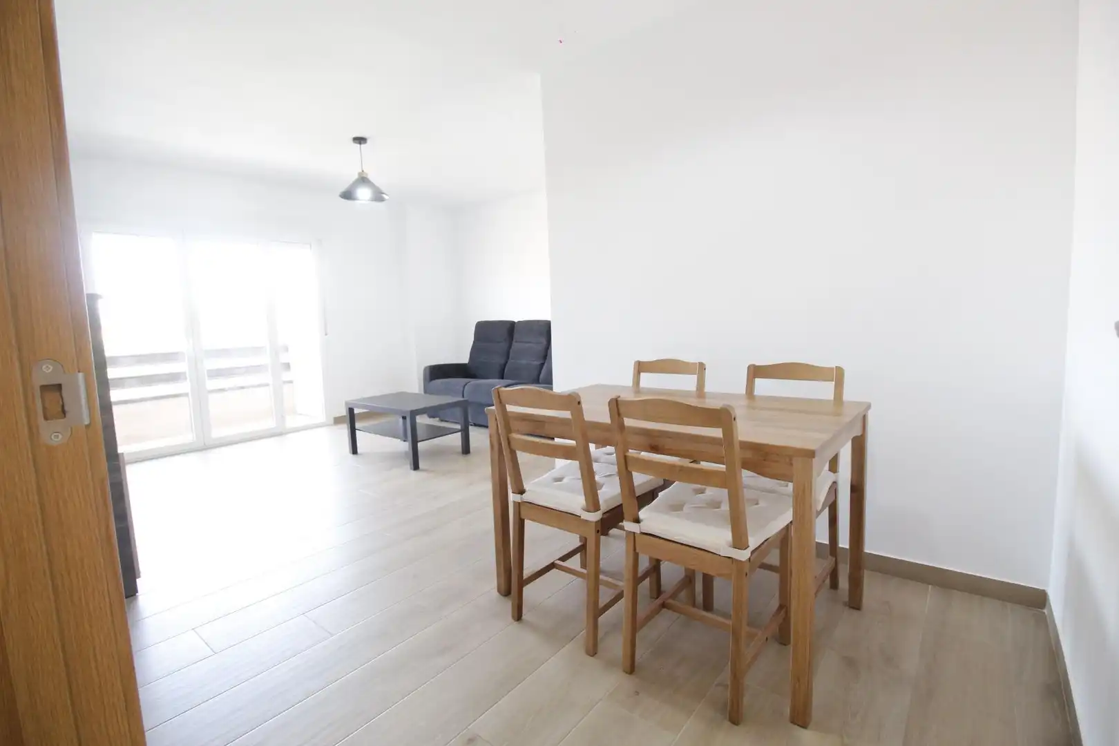 Flat with terrace to rent in Calle Teofilo Gautier 2, imagen 2