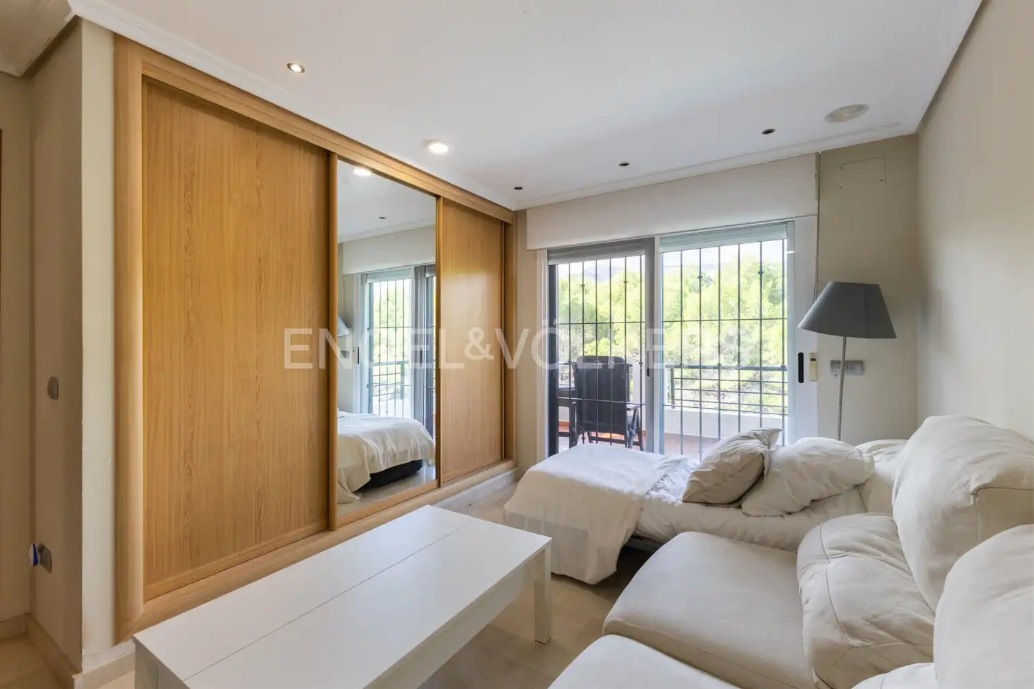 Vista exterior de Casa o xalet en venda en Oropesa del Mar / Orpesa amb Aire condicionat, Calefacció i Jardí privat