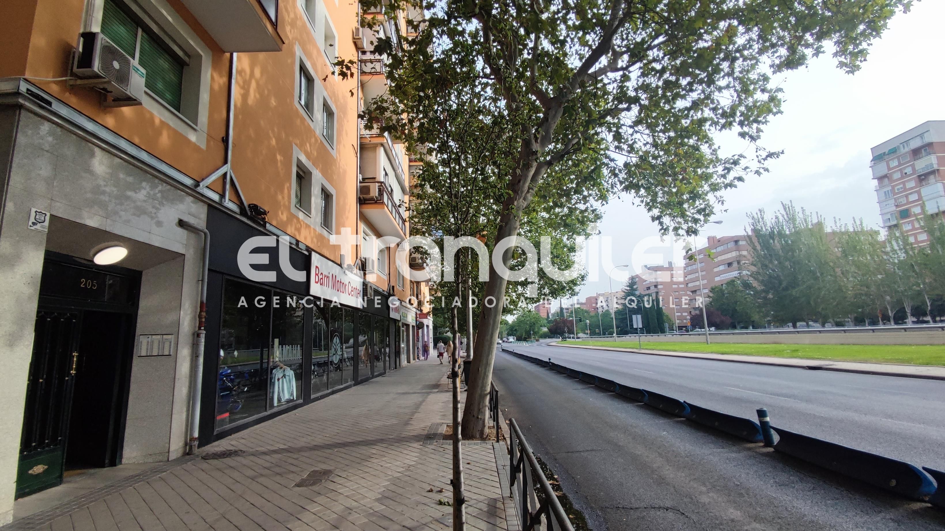 Vista exterior de Piso de alquiler en  Madrid Capital con Amueblado
