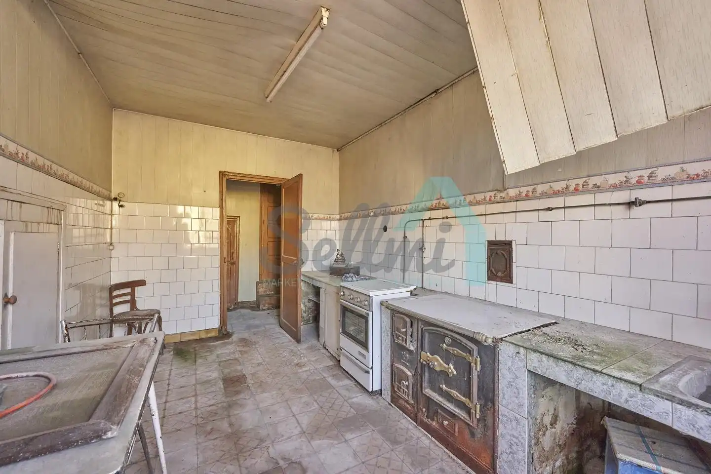 Cocina de Casa o chalet en venta en Belmonte de Miranda con Jardín privado, Parquet y Terraza