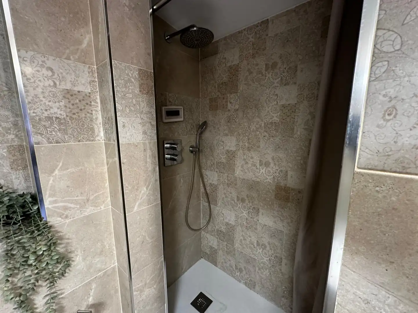 Baño de Piso en venta en Barcelona con Terraza y Horno