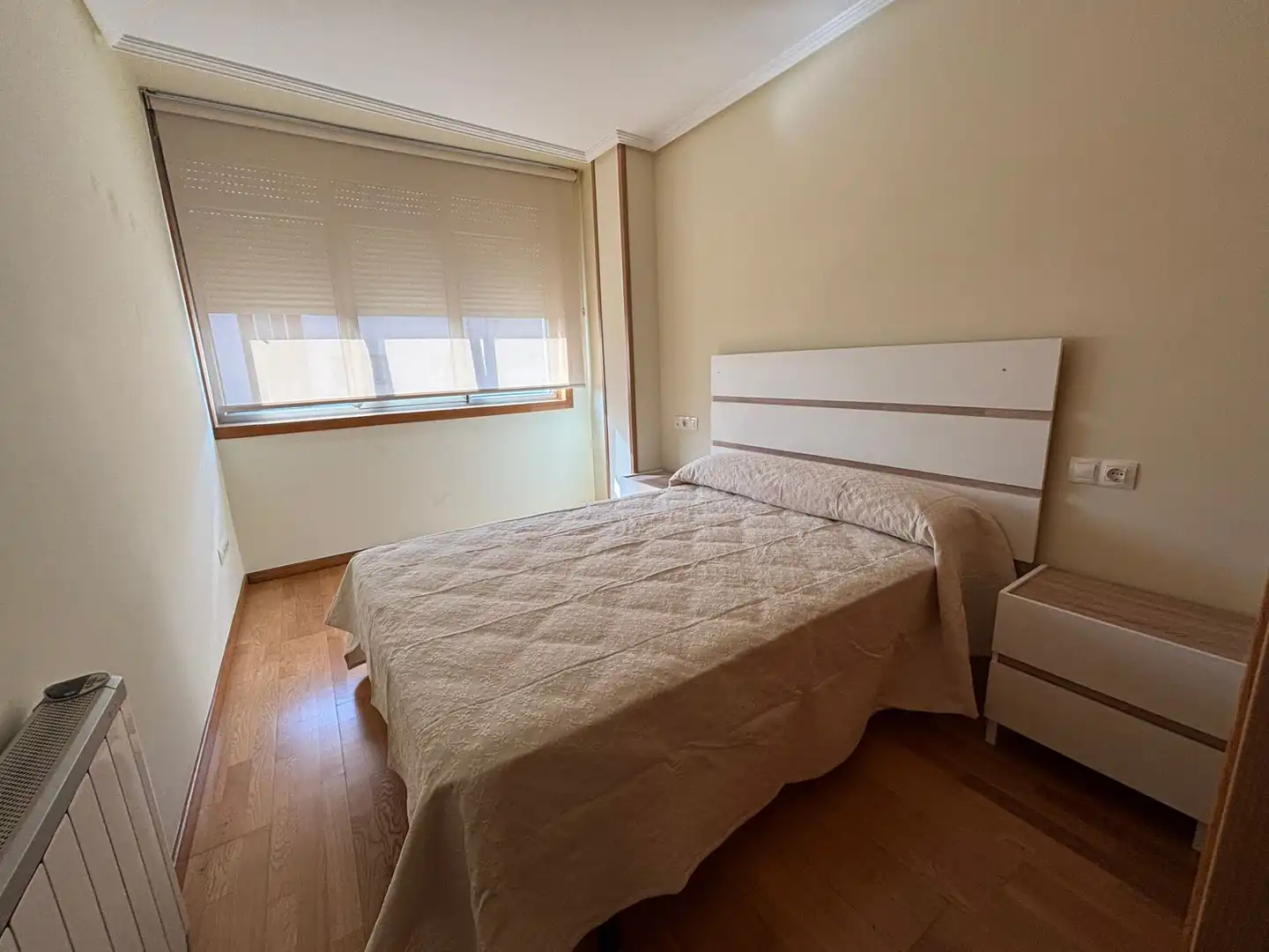Bedroom of Flat for rent in Ferrol  with Heating, Parquet flooring and Furnished