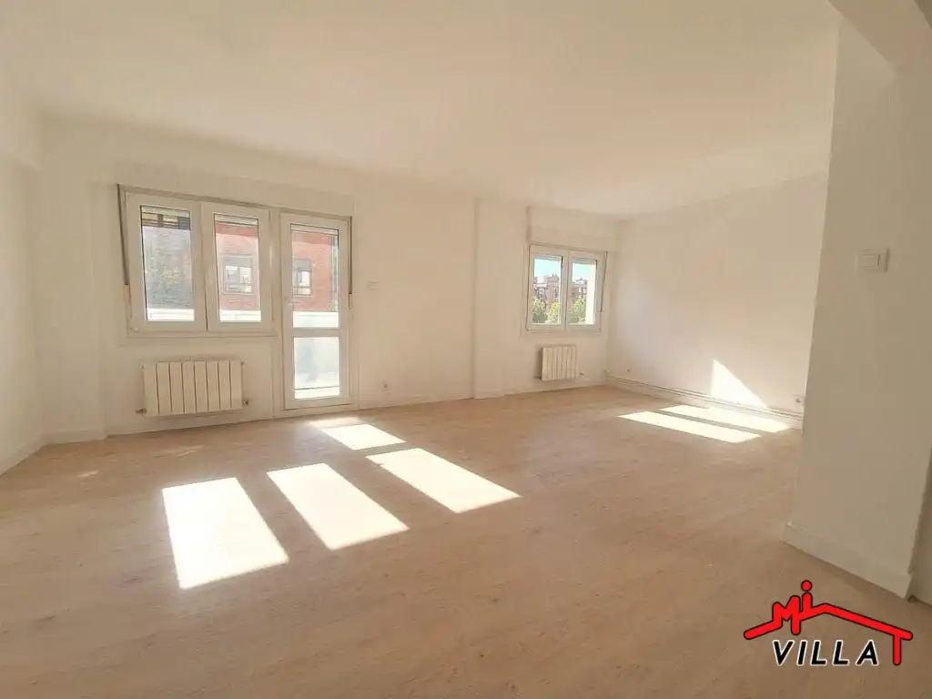 Sala de estar de Piso en venta en Ampuero con Calefacción y Terraza
