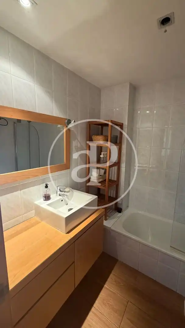 Baño de Piso de alquiler en Elche / Elx con Aire acondicionado, Calefacción y Amueblado