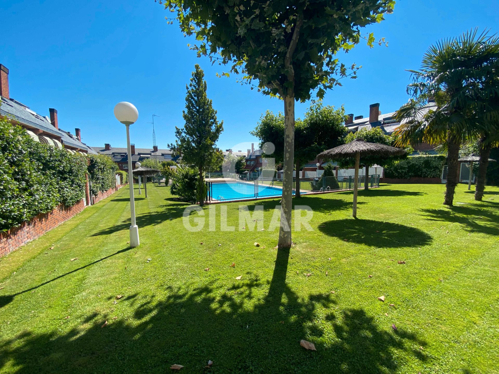 Jardín de Casa adosada en venta en Las Rozas de Madrid con Aire acondicionado, Calefacción y Jardín privado