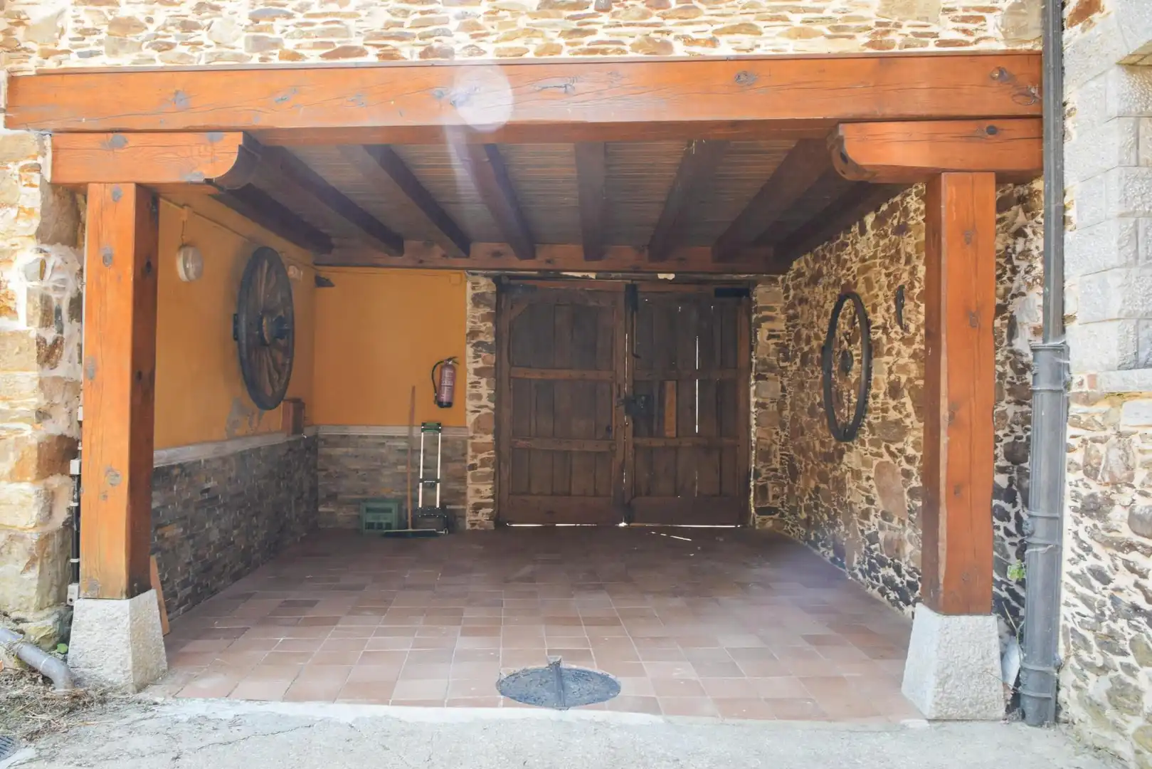 Finca rústica en venda en Riello amb Calefacció