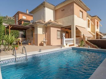 Detached house with pool for sale in Camino ALBARRATE, DE