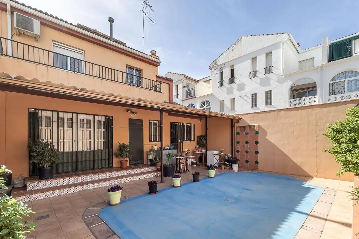 Vista exterior de Casa o chalet en venta en Santa Fe con Aire acondicionado, Calefacción y Jardín privado