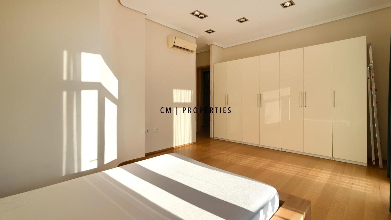Bedroom of Flat to rent in  Valencia Capital  with Air Conditioner, Heating and Parquet flooring