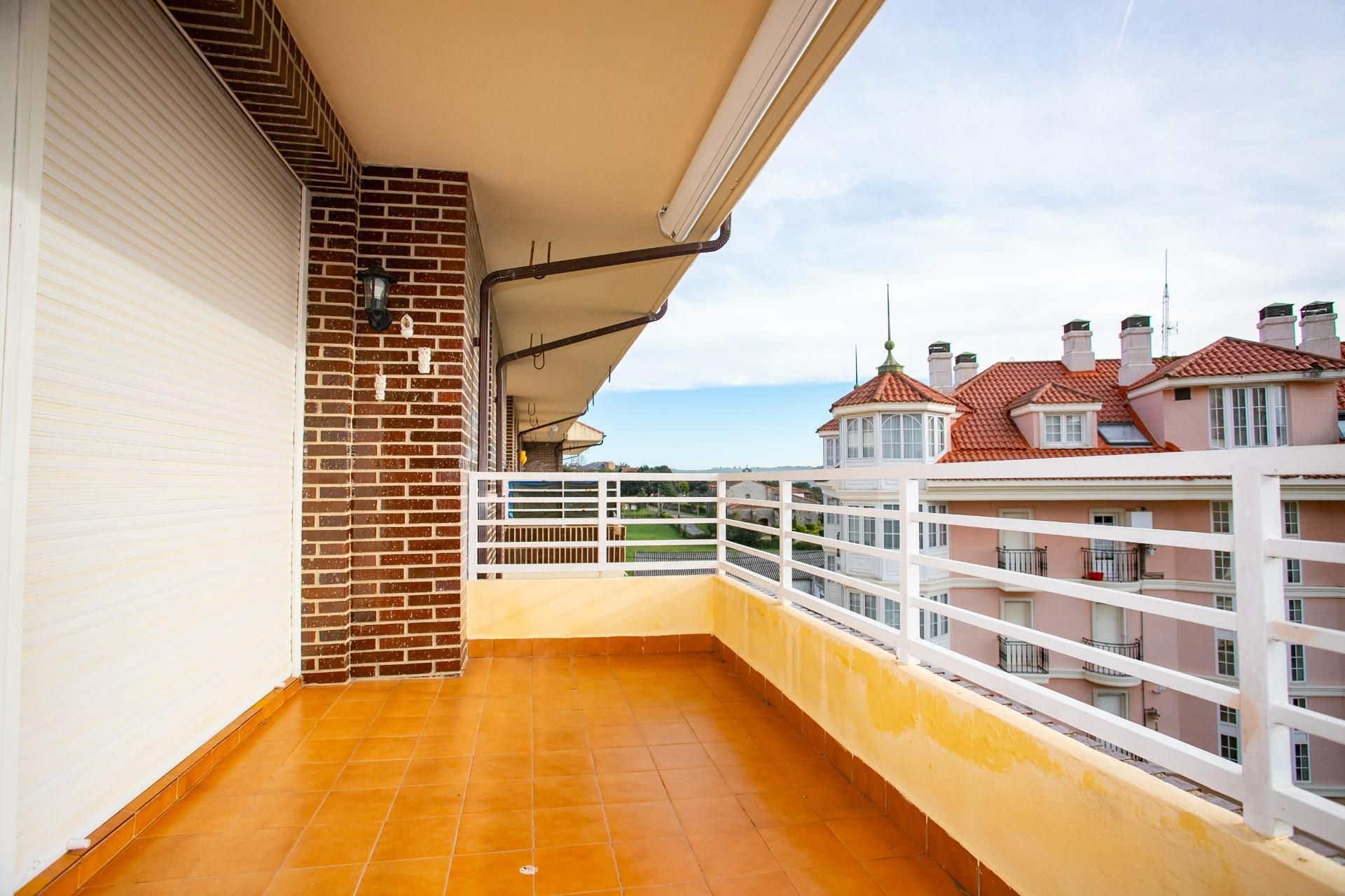 Terrassa de Pis en venda en San Vicente de la Barquera amb Calefacció