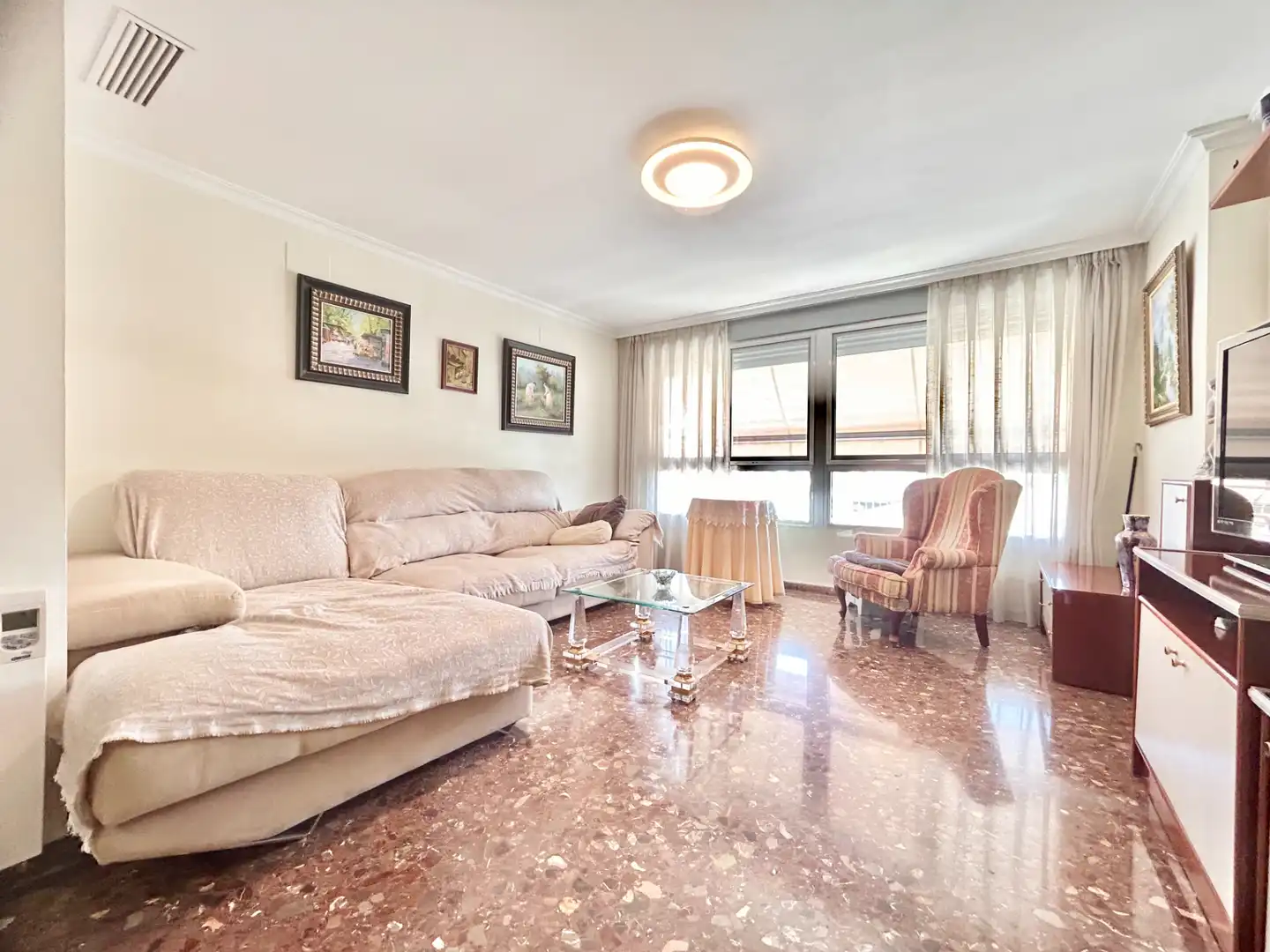 Sala d'estar de Pis en venda en Xirivella amb Aire condicionat