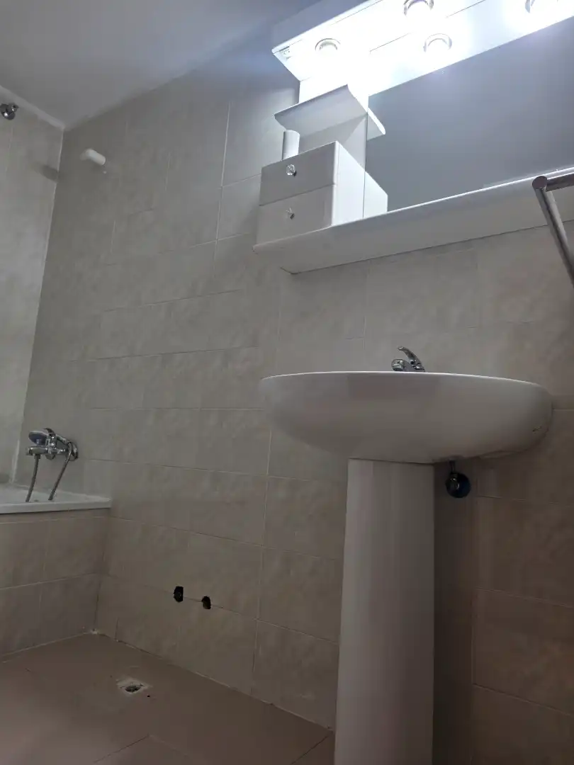 Badezimmer von Wohnung zur Miete in Utrera mit Möbliert