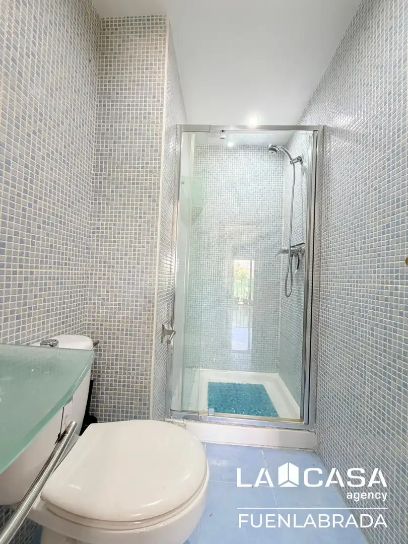 Bathroom of Duplexes for sale in El Viso de San Juan  with Heating, Swimming Pool and Balcony